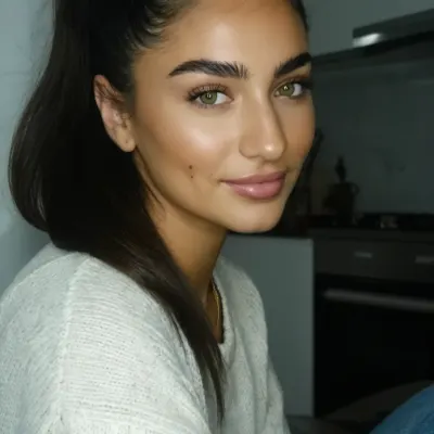 Асель, 22